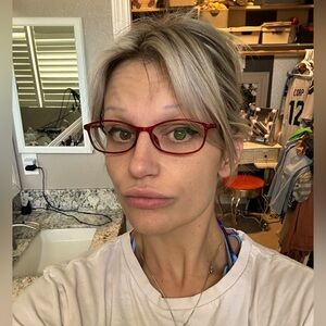 Meet your Posher, Carissa